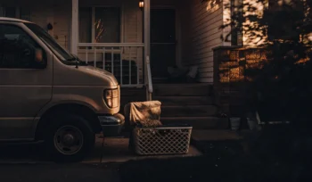 Best laundry pickup and delivery in New Hyde Park.